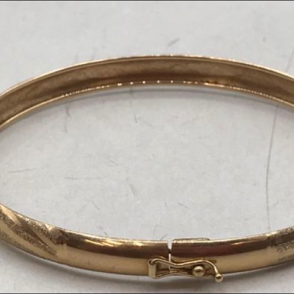 10K Vintage 7mm Diamond-Cut Flexible Bangle - Picture 2 of 7
